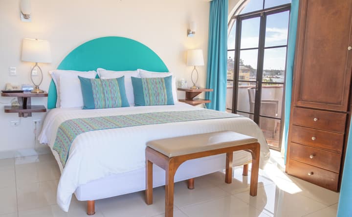 The Westmarine Waterfront Hotel