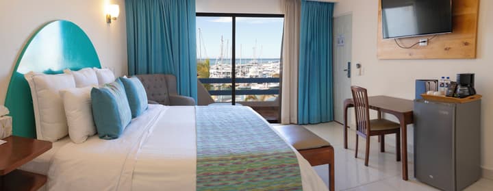 The Westmarine Waterfront Hotel