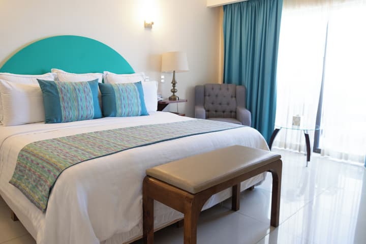 The Westmarine Waterfront Hotel