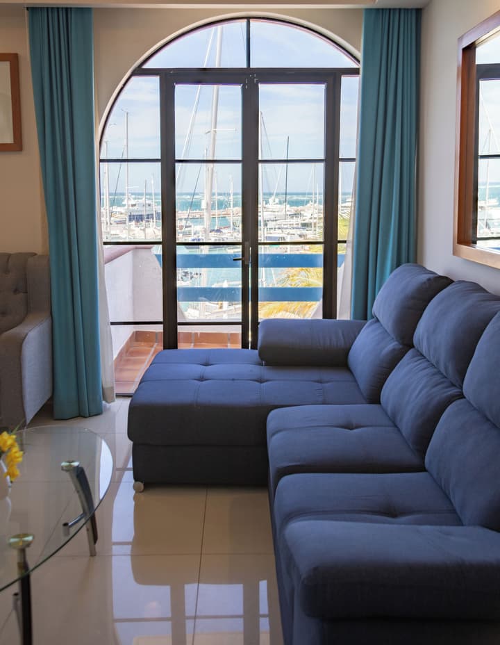 The Westmarine Waterfront Hotel