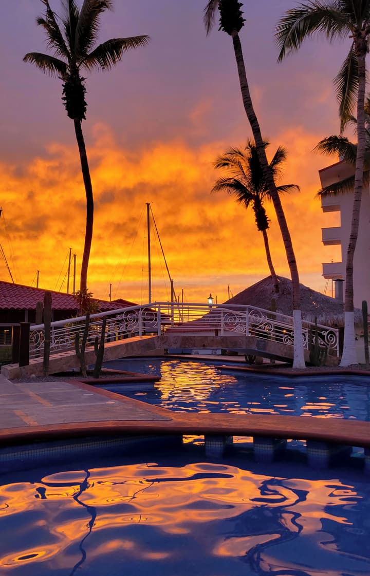 The Westmarine Waterfront Hotel