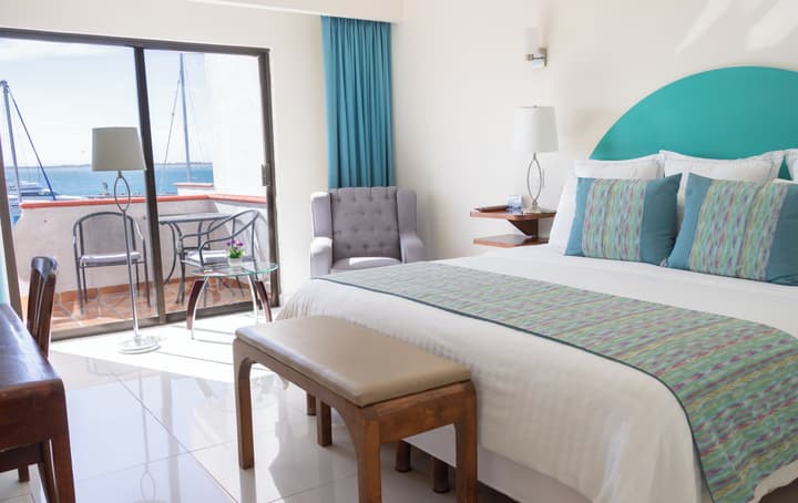 The Westmarine Waterfront Hotel