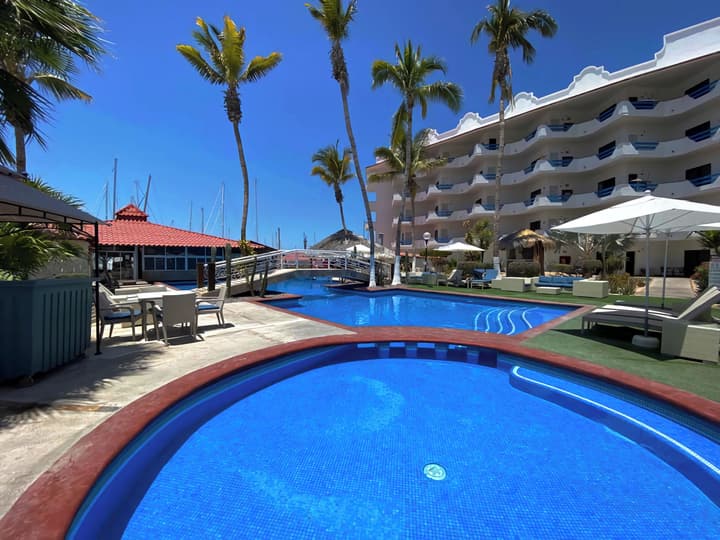 The Westmarine Waterfront Hotel