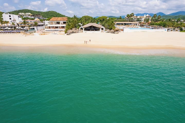 Hotel Castillo Huatulco & Beach Club