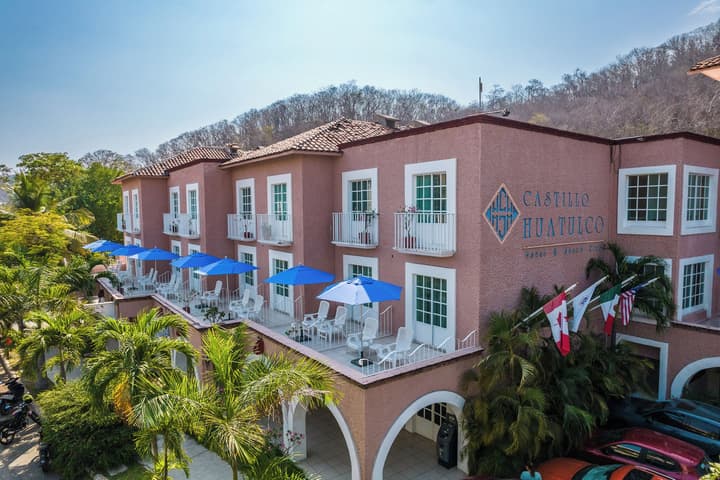 Hotel Castillo Huatulco & Beach Club