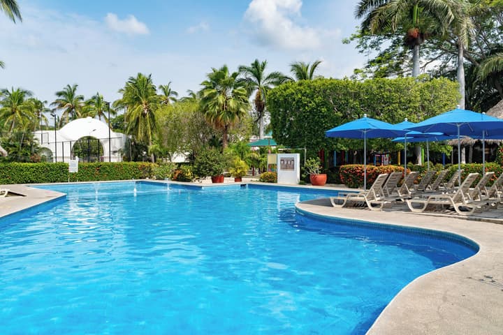 Hotel Castillo Huatulco & Beach Club