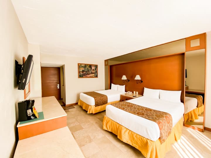 Plaza Pelicanos Club Beach Resort All Inclusive