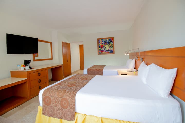Plaza Pelicanos Club Beach Resort All Inclusive