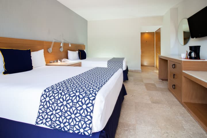 Plaza Pelicanos Club Beach Resort All Inclusive