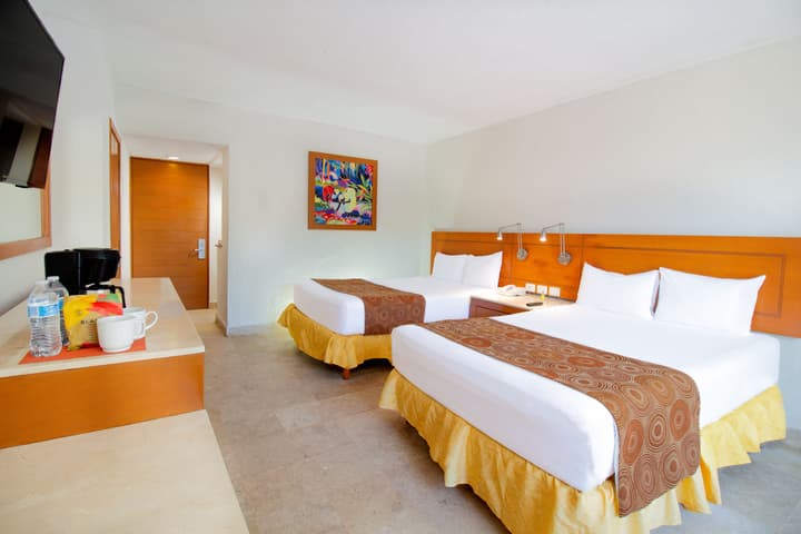 Plaza Pelicanos Club Beach Resort All Inclusive