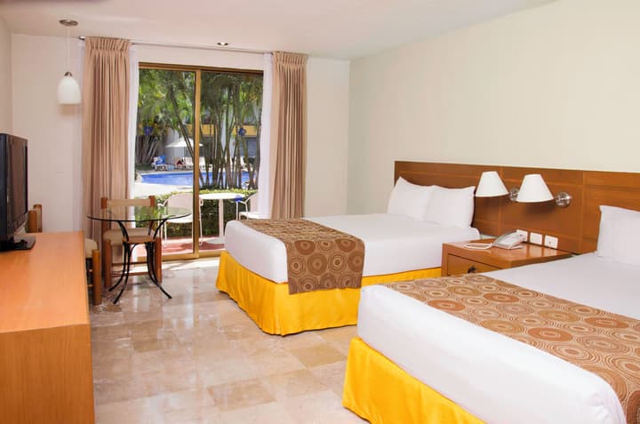 Plaza Pelicanos Club Beach Resort All Inclusive