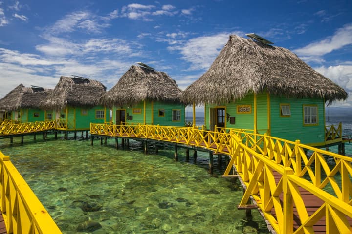 Punta Caracol Acqua Lodge