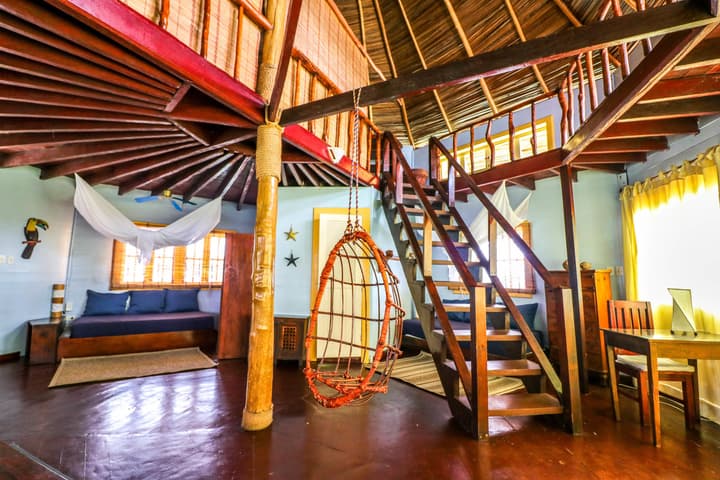 Punta Caracol Acqua Lodge