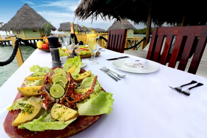 Punta Caracol Acqua Lodge