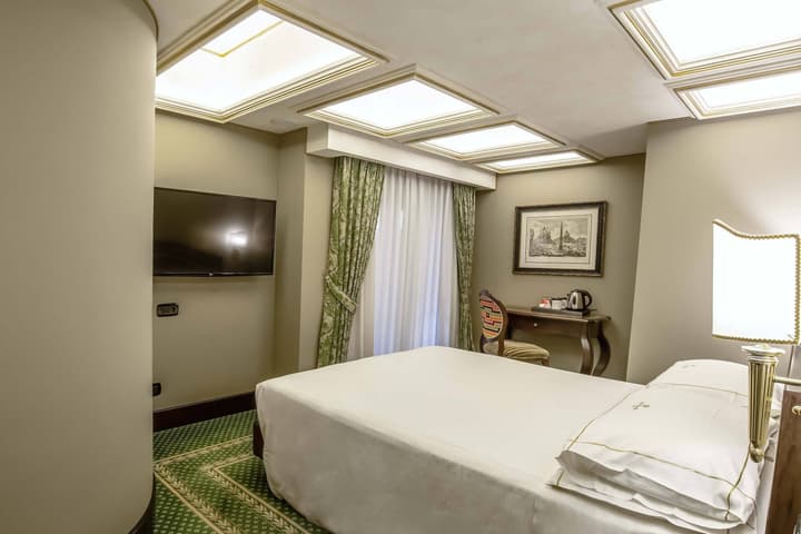 River Palace Hotel