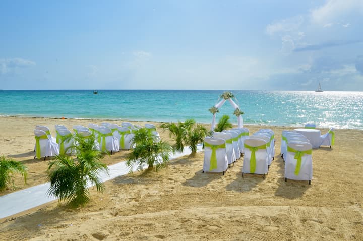 CocoLaPalm Seaside Resort