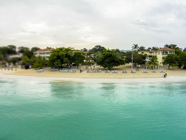 CocoLaPalm Seaside Resort