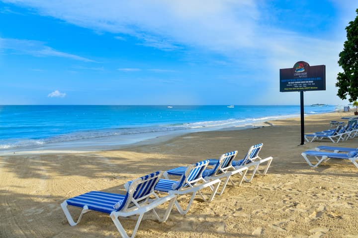 CocoLaPalm Seaside Resort