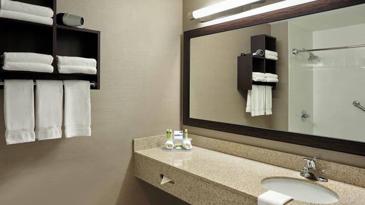 Holiday Inn Express Hotel Naples Downtown - 5th Avenue