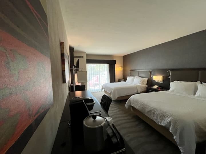 Holiday Inn Express Hotel Naples Downtown - 5th Avenue