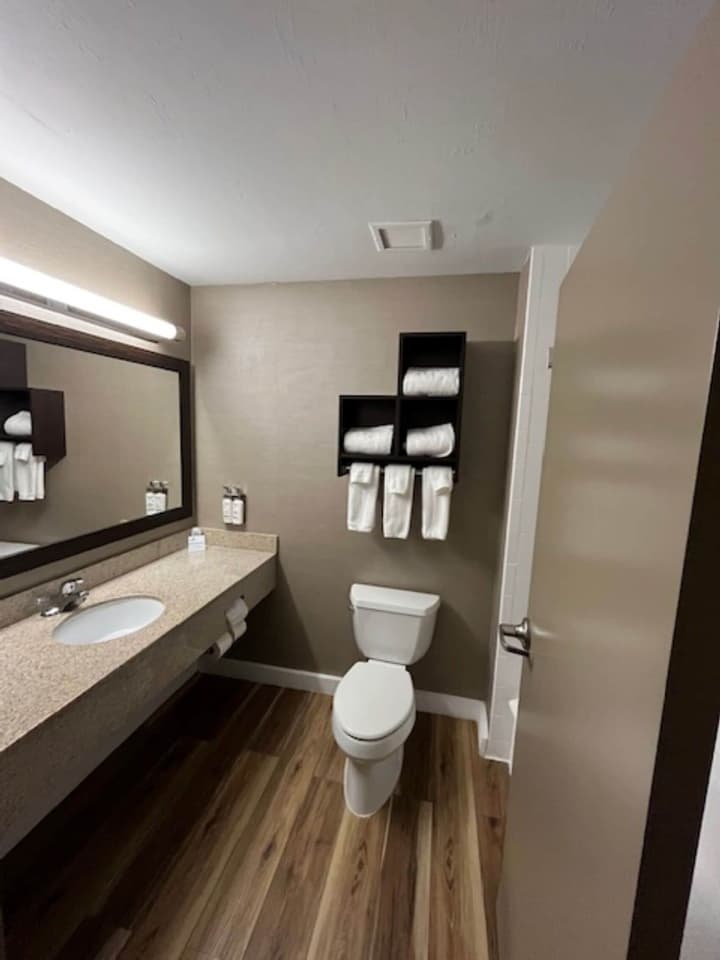 Holiday Inn Express Hotel Naples Downtown - 5th Avenue