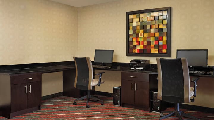 Holiday Inn Express Hotel Naples Downtown - 5th Avenue