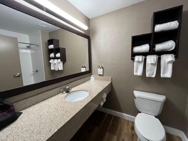 Holiday Inn Express Hotel Naples Downtown - 5th Avenue