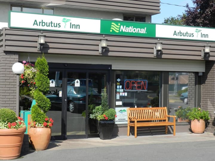 Arbutus Inn