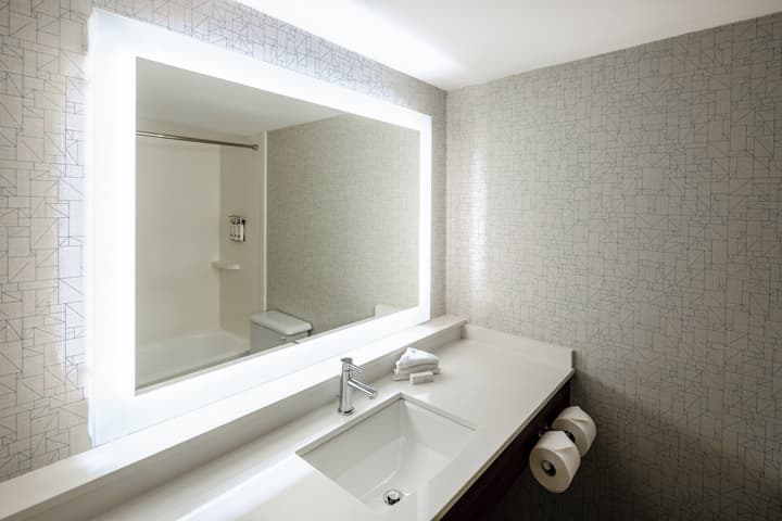 Holiday Inn Express Vancouver Airport Richmond by IHG