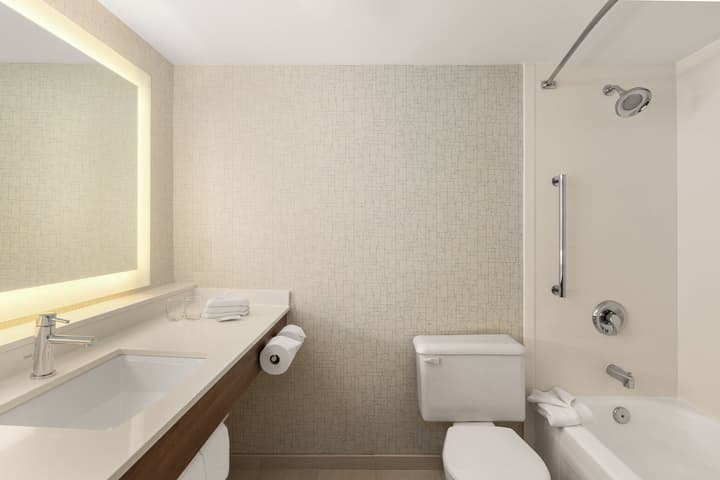 Holiday Inn Express Vancouver Airport Richmond by IHG