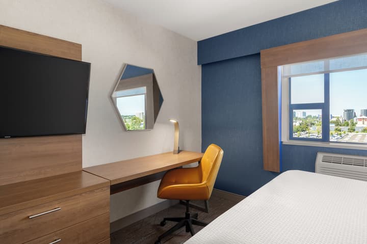 Holiday Inn Express Vancouver Airport Richmond by IHG