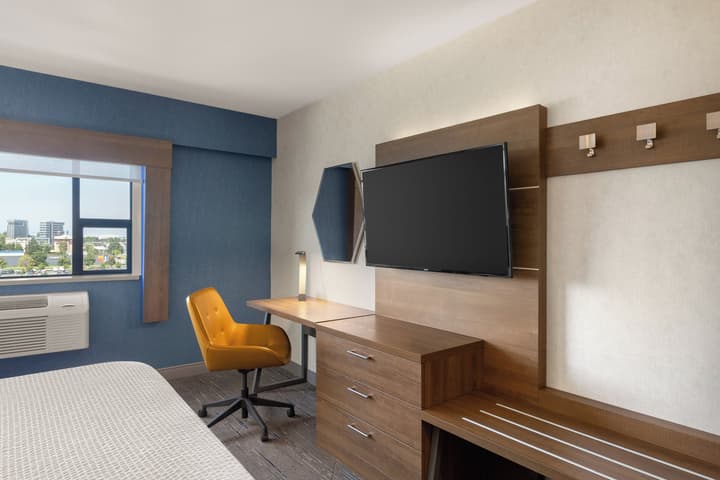 Holiday Inn Express Vancouver Airport Richmond by IHG