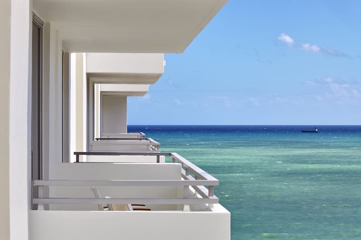 Loews Miami Beach Hotel – South Beach