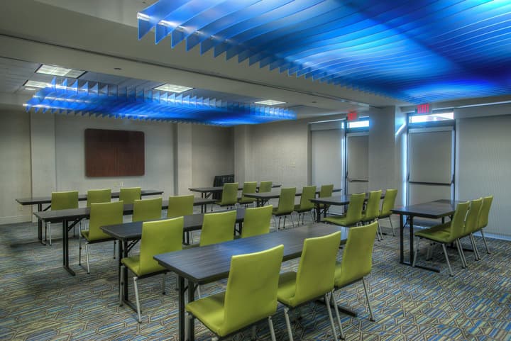 Holiday Inn Express & Suites Tempe by IHG