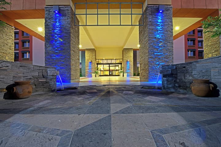 Holiday Inn Express & Suites Tempe by IHG
