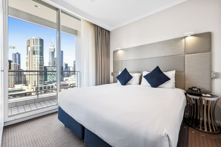Clarion Suites Gateway