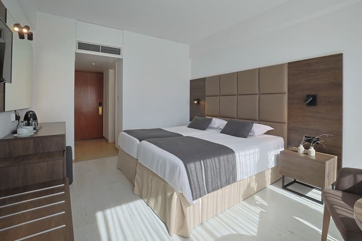 Kapetanios Odysseia Hotel