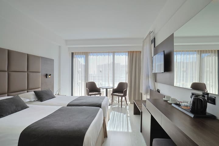 Kapetanios Odysseia Hotel