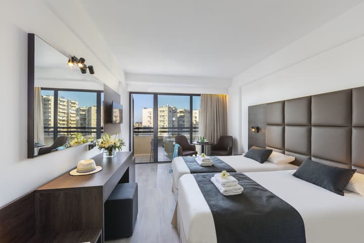 Kapetanios Odysseia Hotel