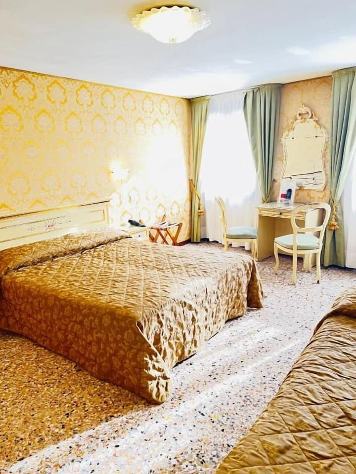 Hotel Canal