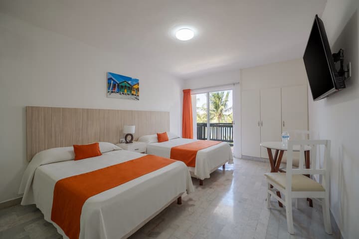 Hotel Imperial Laguna Faranda