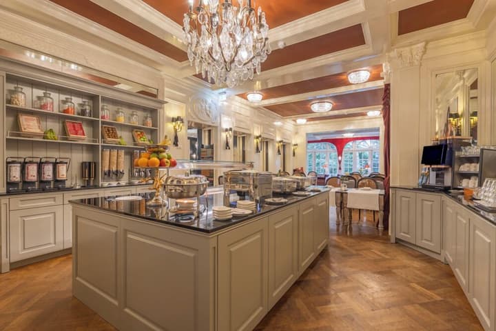 Apollofirst Boutique Hotel