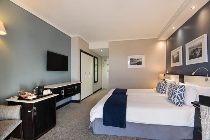 The Commodore Hotel
