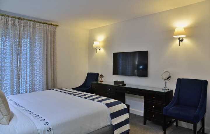The Commodore Hotel