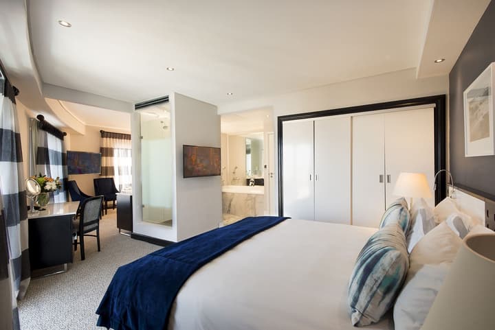 The Commodore Hotel