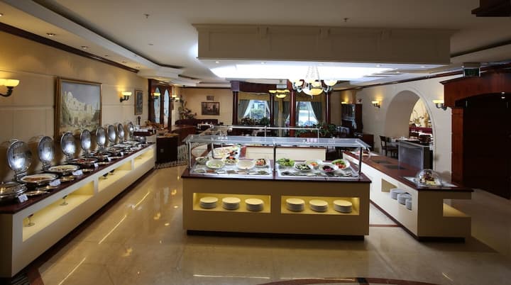 Carlton Palace Hotel