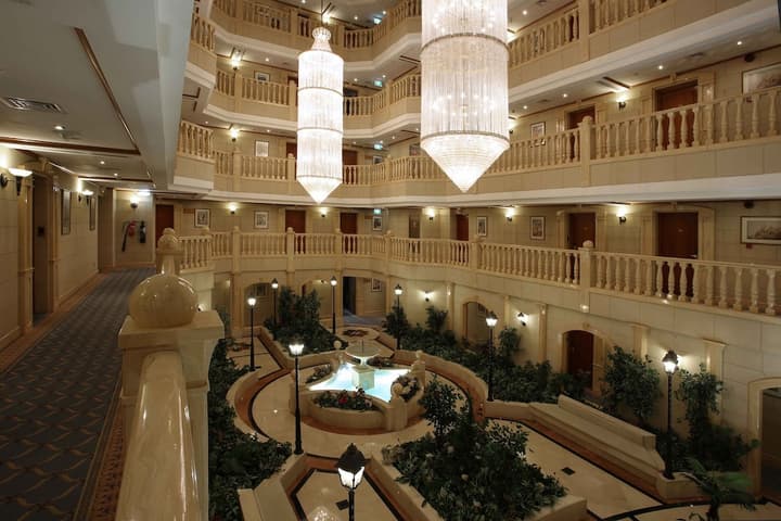 Carlton Palace Hotel