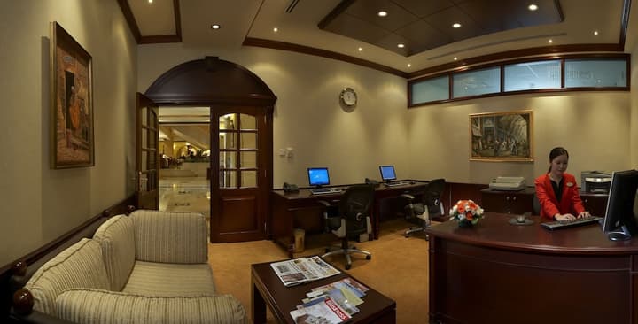Carlton Palace Hotel
