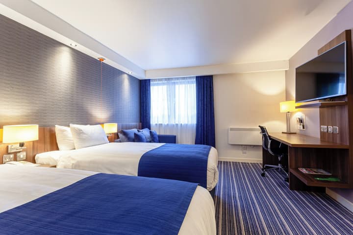 Holiday Inn Express Edinburgh Airport by IHG