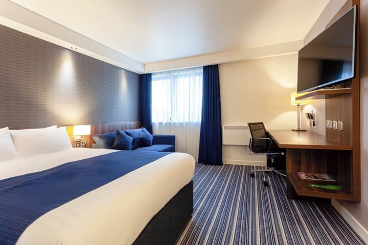 Holiday Inn Express Edinburgh Airport by IHG